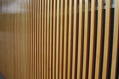 drewno na ścianę