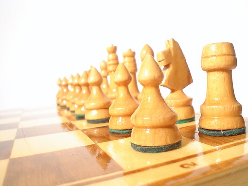 prezenty z drewna, drewniane szachy
